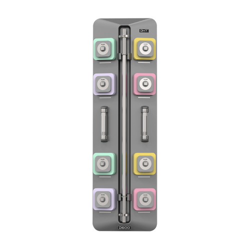D600